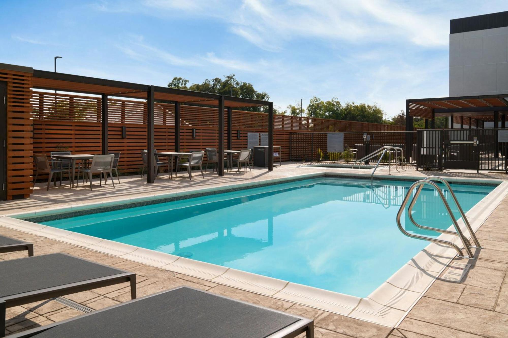 Courtyard By Marriott Fresno Clovis酒店 外观 照片