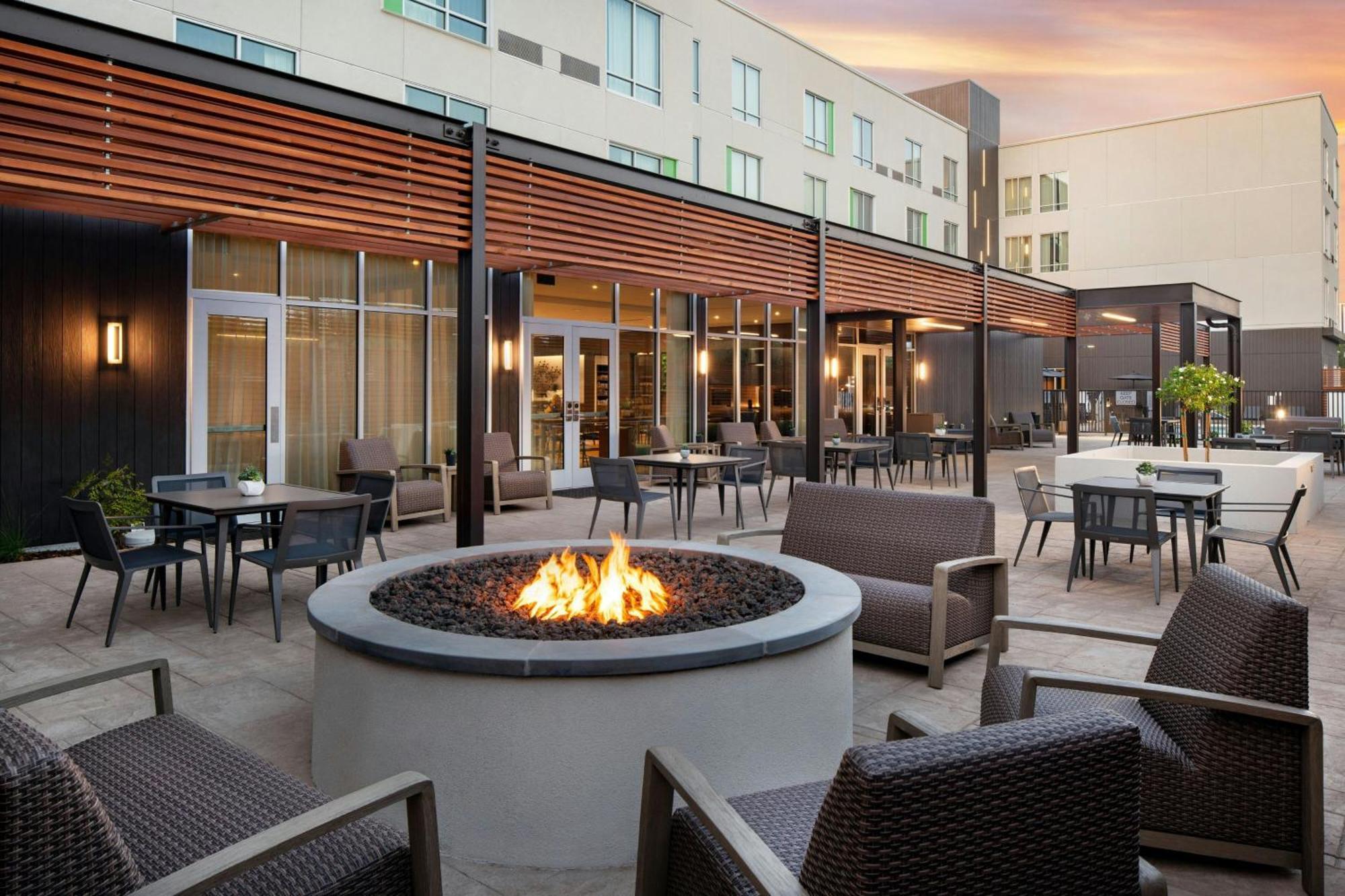 Courtyard By Marriott Fresno Clovis酒店 外观 照片