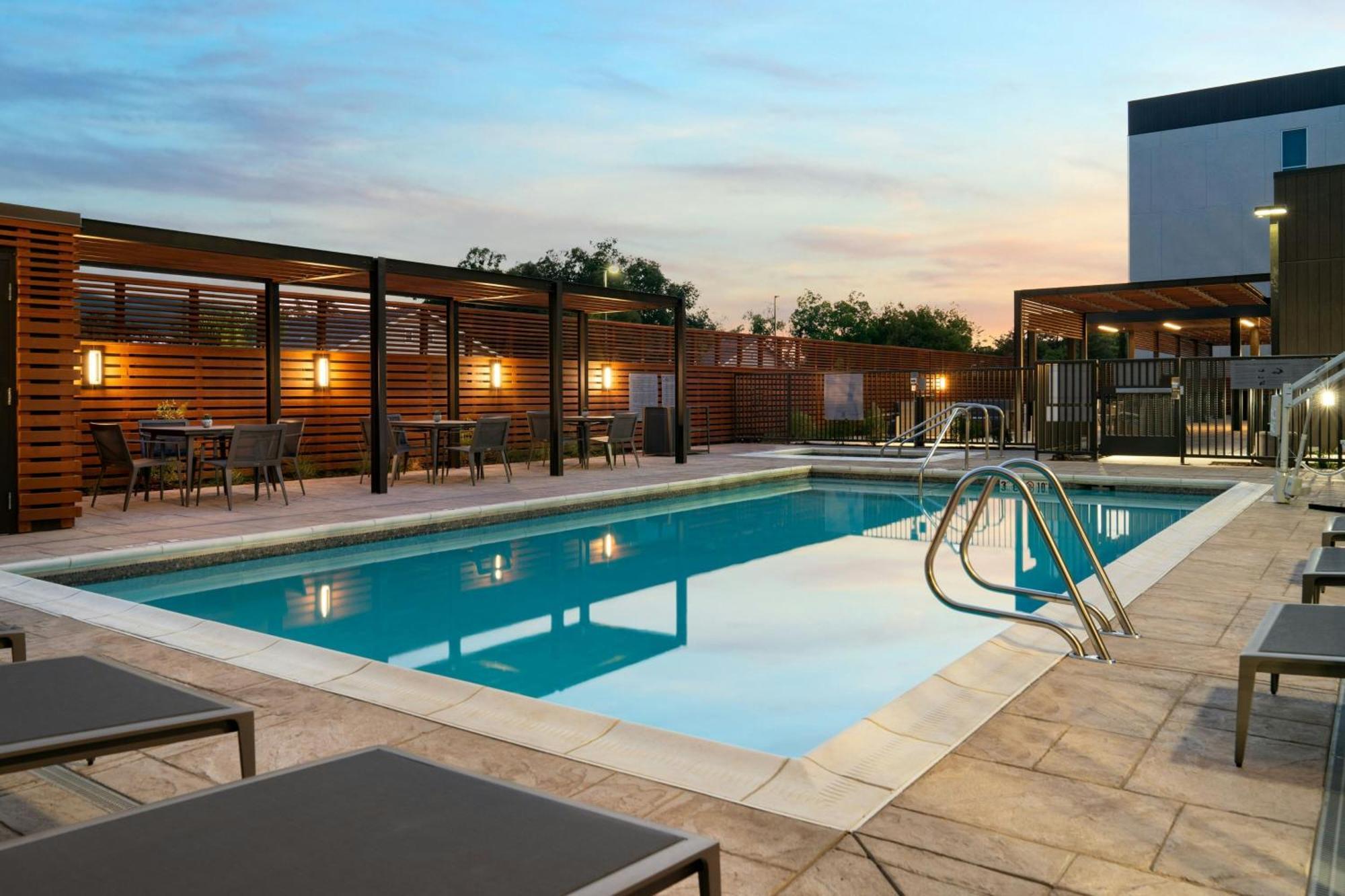 Courtyard By Marriott Fresno Clovis酒店 外观 照片